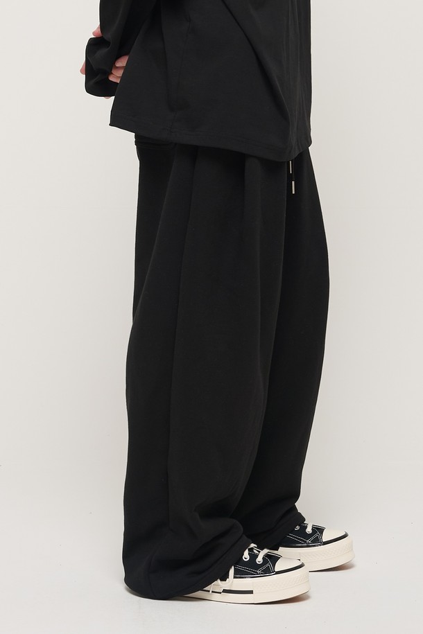 CARGOBROS - 캐주얼팬츠 - PIN TUCK WIDE BAND STRING PANTS (BLACK)