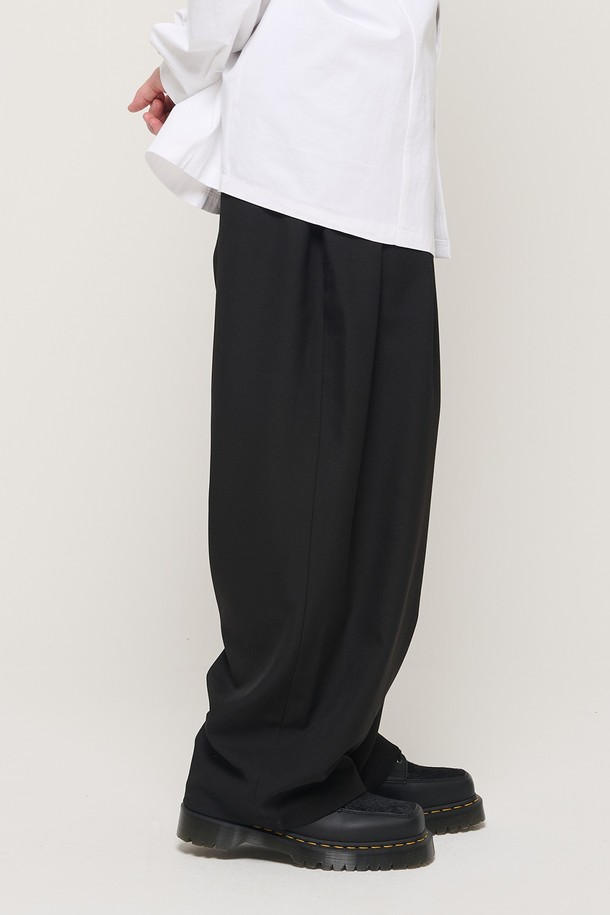 CARGOBROS - 캐주얼팬츠 - FOUR SEASONS BALLOON LONG SLACKS (BLACK)