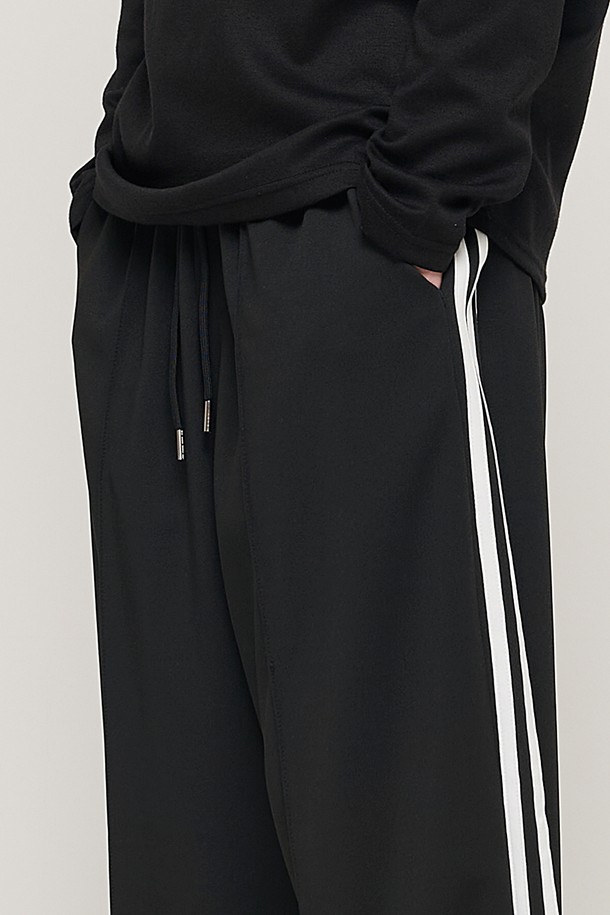 CARGOBROS - 캐주얼팬츠 - SIDE LINE TRACK TRAINING PANTS (BLACK)