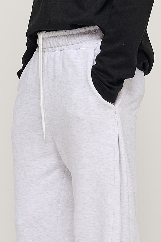 CARGOBROS - 캐주얼팬츠 - SIDE PINTUCK STANDARD SEMI-WIDE STRING PANTS (RIGHT GRAY)