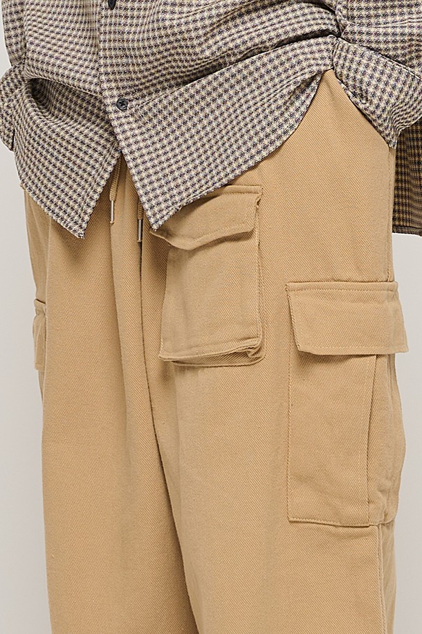 CARGOBROS - 캐주얼팬츠 - CB MULTI CARGO BANDING PANTS (BEIGE)