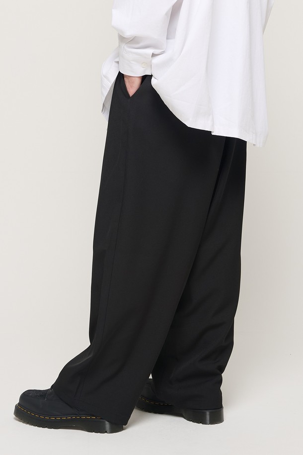 CARGOBROS - 캐주얼팬츠 - FOUR SEASONS BALLOON LONG SLACKS (BLACK)