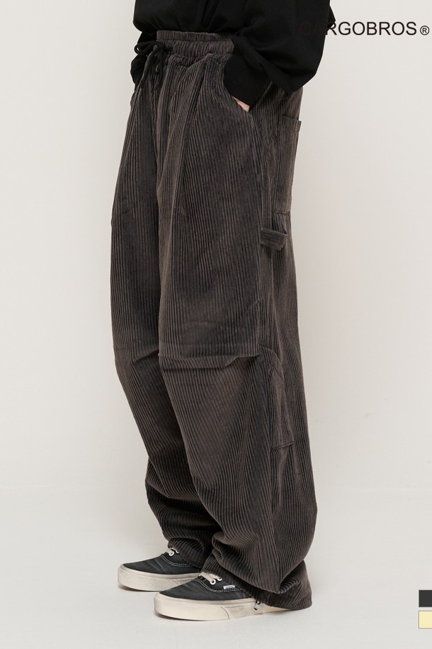 CARGOBROS - 캐주얼팬츠 - ONE-TUCK CORDUROY BALLOON STRING BANDING PANTS (CHARCOAL)