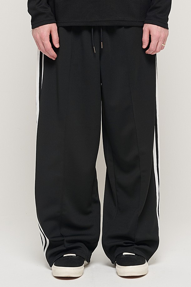 CARGOBROS - 캐주얼팬츠 - SIDE LINE TRACK TRAINING PANTS (BLACK)