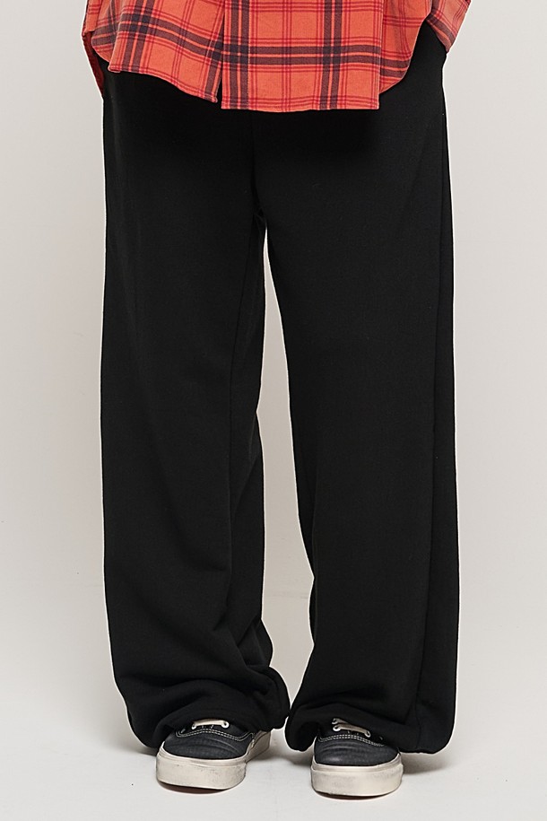 CARGOBROS - 캐주얼팬츠 - SIDE PINTUCK STANDARD SEMI-WIDE STRING PANTS (BLACK)