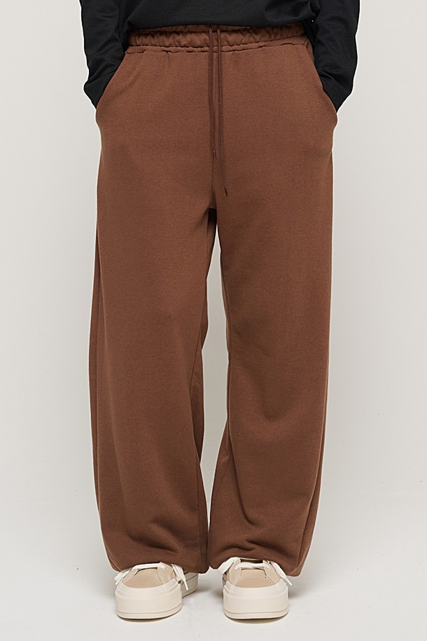 CARGOBROS - 캐주얼팬츠 - SIDE PINTUCK STANDARD SEMI-WIDE STRING PANTS (BROWN)