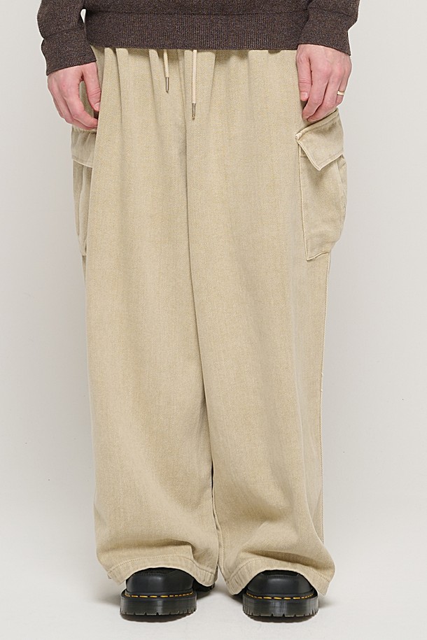 CARGOBROS - 캐주얼팬츠 - CB GAMENT BANDING BALLOON CARGO PANTS (BEIGE)