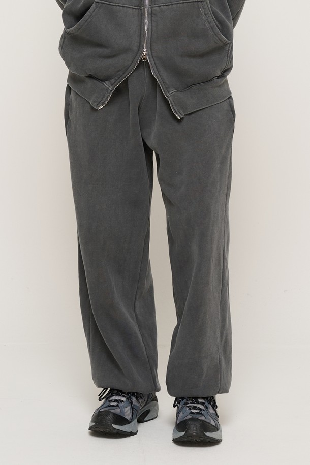 CARGOBROS - 캐주얼팬츠 - PIGMENT DYING TRAINING JOGGER PANTS (CHARCOAL)