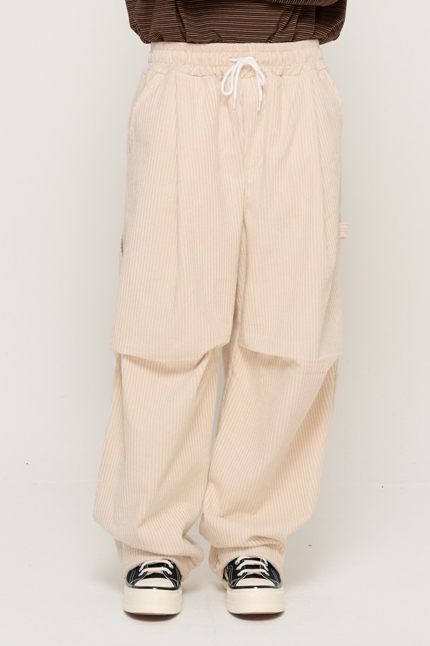 CARGOBROS - 캐주얼팬츠 - ONE-TUCK CORDUROY BALLOON STRING BANDING PANTS (IVORY)