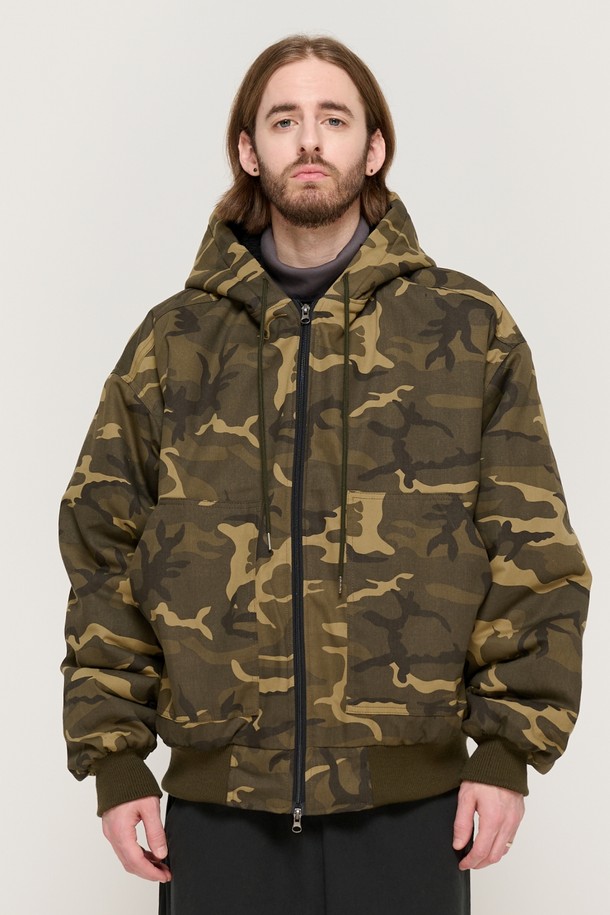 CARGOBROS - 블루종/점퍼 - CAMO RANDOM PATTERN HOOD JUMPER (KHAKI)