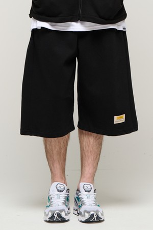 CB BERMUDA SWEAT SHORTS (BLACK)