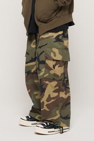 CAMO RANDOM PATTERN WIDE BAND BALLOON PANTS (KHAKI)