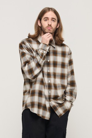 FLANNEL OMBRE LOOSE FIT CHECK SHIRT (BROWN)