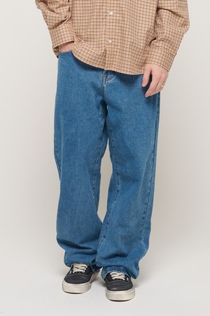 [코오롱몰 단독] RELAX WIDE FIT DENIM WASHED PANTS (MEDIUM BLUE)