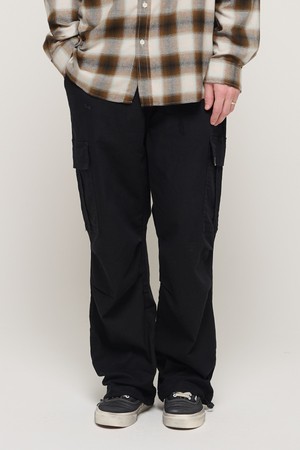 [코오롱몰 단독] RELAX WIDE FIT COTTON PARACHUTE CARGO BANDING PANTS (BLACK)