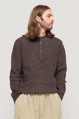 CASH HENLEY NECK SEMI-OVER SOFT KNIT (BROWN)