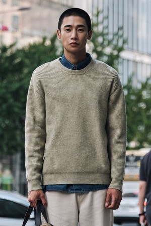 솜사탕_ 라운드 솔리드 니트 카키 (오버핏)