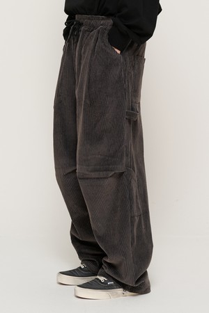 ONE-TUCK CORDUROY BALLOON STRING BANDING PANTS (CHARCOAL)