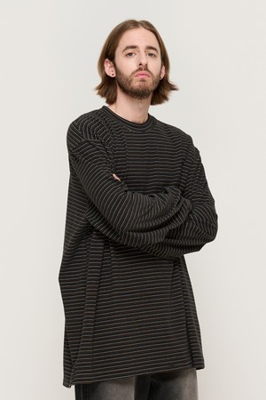 LINE NAPPING STRIPE LONG SLEEVE TEE (BLACK)