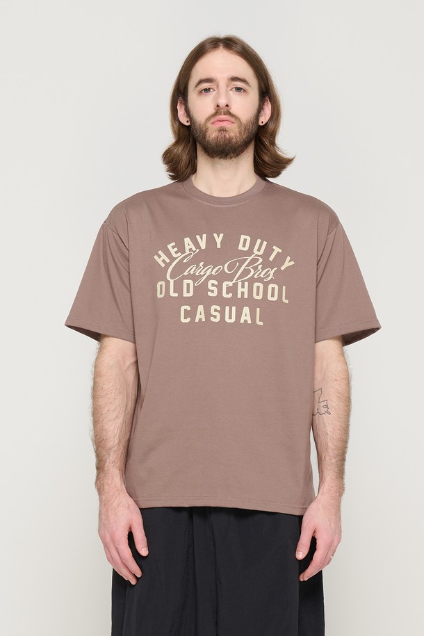 CARGOBROS - 반팔티셔츠 - OLD SCHOOL LOGO OVER SHORT SLEEVE T-SHIRT (MOCHA)