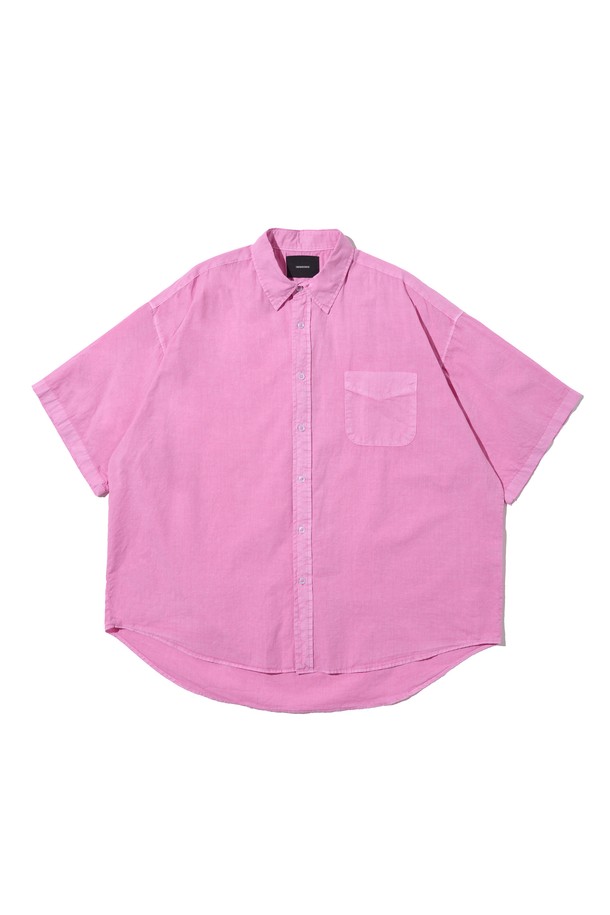 CB PIGMENT SHORT SLEEVE SHIRT (PINK)는 남녀 모두 착용 가능한 핑크 색상의 반소매 셔츠입니다. 면 소재로 제작되었으며, 피그먼트 워싱 가공을 통해 유니크한 컬러감을 자랑합니다. 오버핏의 캐주얼하고 스트릿 스타일로, 봄, 여름철 일상복으로 활용하기 좋습니다.
