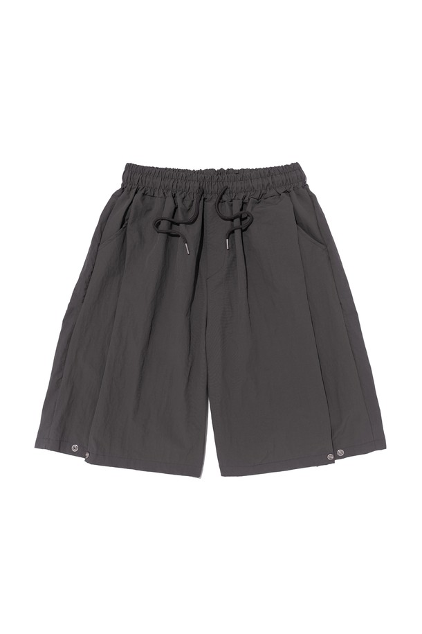 CARGOBROS] NYLON PINTUCK BERMUDA PANTS (CHARCOAL)