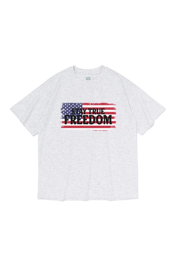 "AMERICAN FREEDOM" 반팔 티셔츠 (그레이)는 남녀 공용으로, 봄, 여름 계절에 캐주얼하고 베이직한 스타일을 연출하기 좋은 아이템입니다. 부드러운 면 소재로 제작되어 편안한 착용감을 선사하며, 레귤러 핏과 라운드넥 디자인으로 어떤 스타일에도 잘 어울립니다. 아메리칸 플래그 프린트가 돋보이는 이 반팔 티셔츠는 일상생활에서 개성을 드러낼 수 있는 매력적인 아이템입니다.
