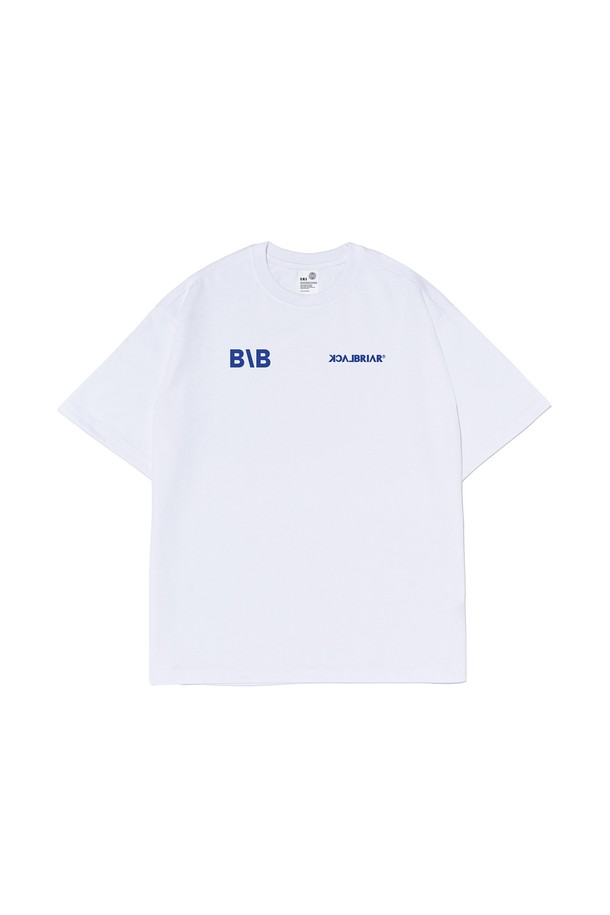 BB 익스트리머 티셔츠 (화이트)는 여름철 익스트림 스포츠, 아웃도어 활동, 여행에 적합한 공용 티셔츠입니다. 부드러운 면과 에어쿨 소재를 사용하여 얇고 쾌적한 착용감을 선사하며, 흡습, 냉감, 통기 기능으로 활동성을 높였습니다. 레귤러핏 라운드넥 디자인에 무지 패턴으로 스포티하고 미니멀한 스타일을 연출합니다. 세탁 후 변형이 적고 내구성이 튼튼하여 여행룩, 휴가룩 등 다양한 TPO에 활용하기 좋습니다.
