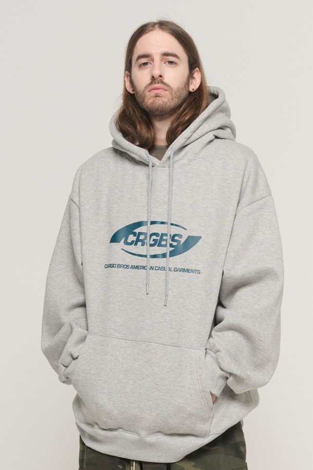 오버 박스 로고 오버 후드 티셔츠 (그레이/그린)는 캐주얼과 스트릿 스타일을 모두 아우를 수 있는 후드 티셔츠입니다. 가을, 겨울 시즌에 적합하며, 두껍고 부드러운 기모 안감으로 포근한 착용감을 선사합니다. 오버핏 디자인으로 박시한 실루엣을 연출하며, 로고 그래픽 프린트가 돋보입니다. 데일리룩, 집콕룩, 산책룩 등 다양한 TPO에 활용하기 좋으며, 그레이와 그린 두 가지 색상으로 만나볼 수 있습니다.
