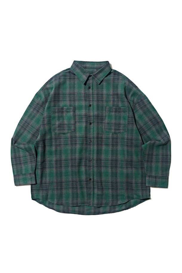 **포켓 세미 오버 체크셔츠 (그린)**는 남녀 모두 착용 가능한 캐주얼 스타일의 면 소재 셔츠입니다. 봄, 가을에 적합하며, 오버핏으로 편안한 착용감을 선사합니다. 그린 컬러의 체크 패턴이 돋보이며, 카라 디자인과 긴 소매 기장으로 클래식한 느낌을 더했습니다. 가슴 부분 포켓 디테일이 있어 실용성을 높였으며, 부드러운 촉감으로 편안하게 착용할 수 있습니다. 일상 속에서 베이직하면서도 멋스러운 스타일을 연출해보세요.

