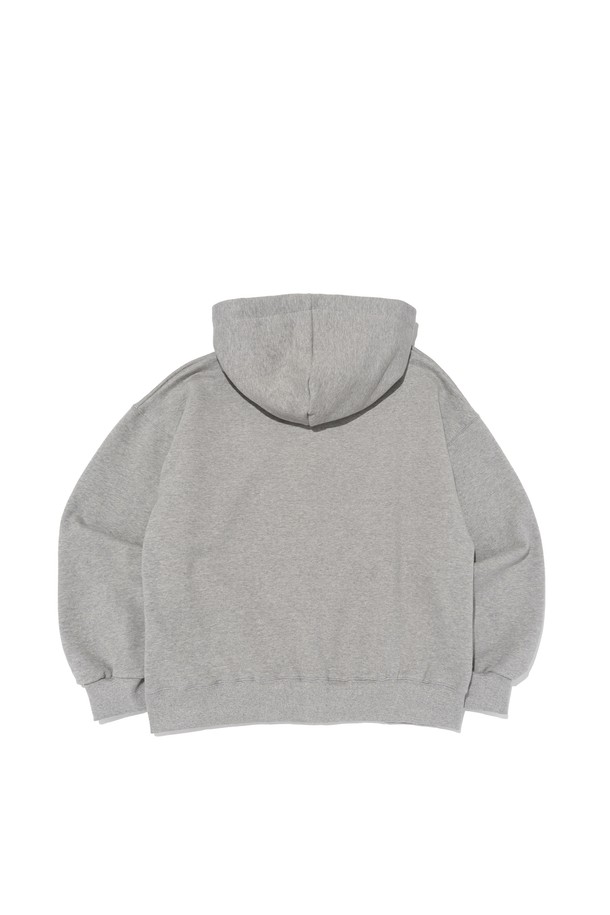 "2-Way 스웨트 후드집업 (그레이)"는 봄, 가을에 활용하기 좋은 공용 후드집업입니다. 부드러운 촉감의 면, 폴리에스테르 혼방 소재로 제작되었으며, 넉넉한 루즈핏과 드롭숄더 디자인으로 편안한 착용감을 제공합니다. 캐주얼하고 미니멀한 스타일을 연출하기 좋으며, 무지 디자인으로 다양한 룩에 활용하기 용이합니다. 일상생활과 산책 등 가벼운 활동에 적합한 아이템입니다.
