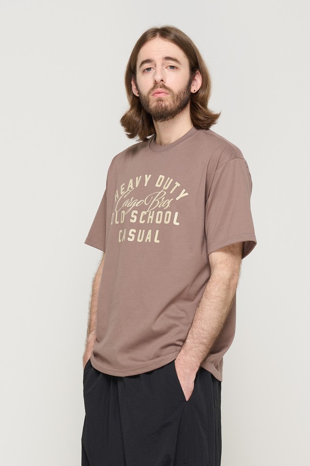 CARGOBROS - 반팔티셔츠 - OLD SCHOOL LOGO OVER SHORT SLEEVE T-SHIRT (MOCHA)