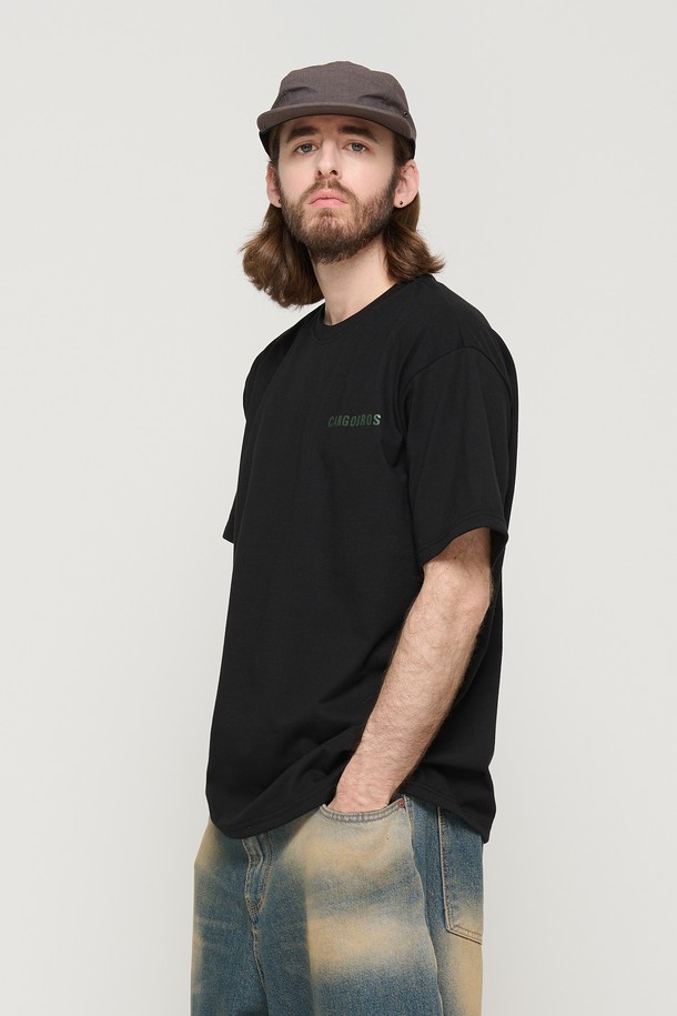 CARGOBROS - 반팔티셔츠 - ESSENTIAL LOGO OVER SHORT SLEEVE T-SHIRT (BLACK)