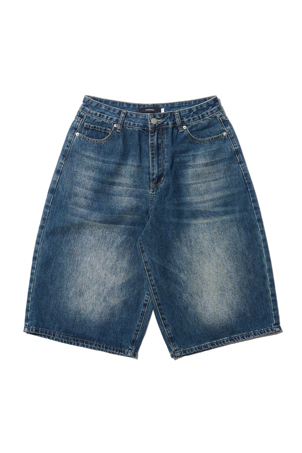 "BERMUDA DENIM PANTS (BLUE)"는 남성용으로, 봄, 여름 시즌에 어울리는 와이드 핏의 버뮤다 데님 팬츠입니다. 브러쉬 워싱 디테일이 돋보이는 라이트 블루, 블루, 블랙 세 가지 컬러로 출시되었으며, 트렌디한 스트릿 스타일과 깔끔한 베이직 스타일을 모두 소화할 수 있습니다. 데님 소재 특유의 편안함과 벌룬핏 디자인으로 활동성을 높였으며, 일상에서 멋스럽게 연출하기 좋습니다.
