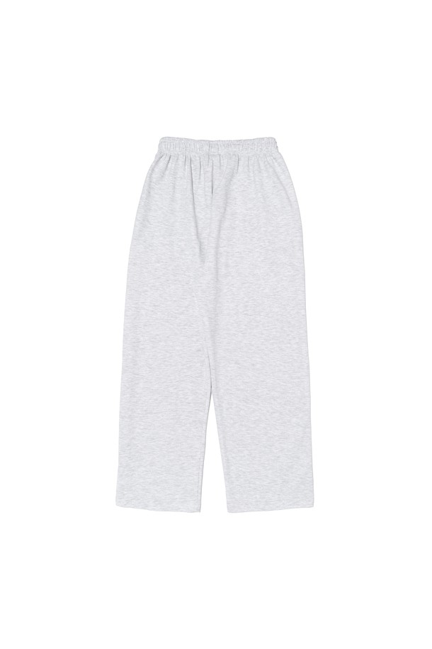 AMERICAN LOGO 로고 스웨트 팬츠 (R.GRAY)는 부드러운 면과 폴리에스테르 혼방 소재로 제작되어 편안한 착용감을 선사합니다. 캐주얼 스타일의 남성용 긴 기장 스웨트 팬츠로, 그레이 컬러에 로고와 그래픽 패턴이 돋보입니다. 밴딩 처리되어 활동성이 좋으며, 봄, 가을, 겨울철 일상복으로 활용하기 좋습니다. 통기성이 뛰어나고 관리가 용이하며, 스탠다드핏으로 편안하게 착용할 수 있습니다.
