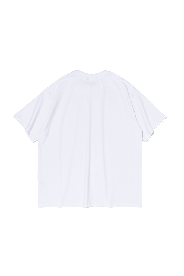 넉넉한 오버핏으로 편안하게 착용 가능한 (BIG SIZE) OVER BOX LOGO 반팔 티셔츠입니다. 부드러운 면 소재로 제작되어 봄, 여름철 데일리룩으로 활용하기 좋으며, 베이직한 디자인에 박스 로고 포인트로 스트릿한 무드를 더했습니다. 라운드넥, 레귤러 기장으로 누구나 부담 없이 즐길 수 있는 화이트 컬러의 빅사이즈 티셔츠입니다.
