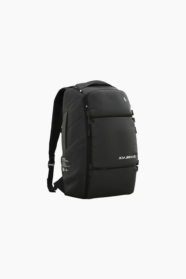 35L 익스트림 트래블 백팩 7.0 [애쉬블랙]은 여행과 백패킹에 적합한 남성용 라지 사이즈 백팩입니다. 폴리에스테르와 TPU 소재를 사용하여 제작되었으며, 35L의 넉넉한 수납 공간을 제공합니다. 무지 패턴의 사각 디자인에 생활 방수 기능을 갖춰 실용성을 높였으며, 경량 설계와 높은 내구성을 자랑합니다. 미니멀, 캐주얼, 고프코어 스타일의 여행룩과 캠핑룩에 잘 어울리는 백팩으로, 지퍼형 잠금 방식으로 내용물을 안전하게 보호합니다. 360도 뷰를 통해 제품의 모든 면을 확인할 수 있습니다.
