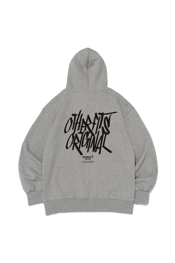 [기모/NO기모] 스트리트 로고 후드티셔츠 (그레이)는 부드러운 촉감의 면 소재에 기모 안감을 선택하여 가을, 겨울철 따뜻하게 착용할 수 있는 후드 티셔츠입니다. 레귤러핏으로 제작되었으며, 후드 디자인과 긴 소매로 편안한 착용감을 제공합니다. 그레이 컬러에 로고 프린트가 더해져 스트릿, 캐주얼 스타일을 연출하기 좋습니다. 두께감 있는 원단으로 제작되어 보온성을 높였으며, 기모/NO기모 옵션을 선택할 수 있습니다. 일상생활에서 스타일리시하게 활용하기 좋은 아이템입니다.
