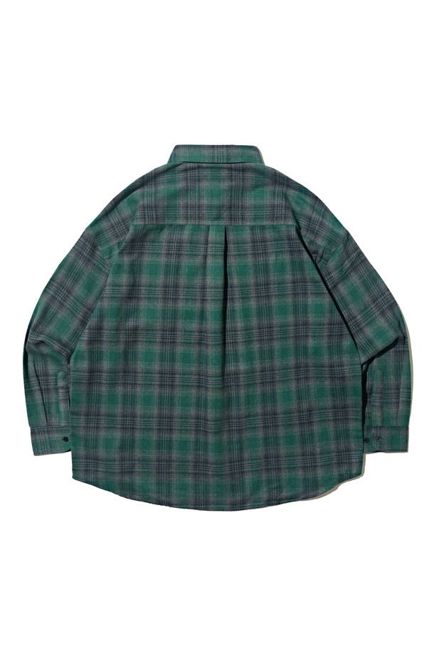 **포켓 세미 오버 체크셔츠 (그린)**는 남녀 모두 착용 가능한 캐주얼 스타일의 면 소재 셔츠입니다. 봄, 가을에 적합하며, 오버핏으로 편안한 착용감을 선사합니다. 그린 컬러의 체크 패턴이 돋보이며, 카라 디자인과 긴 소매 기장으로 클래식한 느낌을 더했습니다. 가슴 부분 포켓 디테일이 있어 실용성을 높였으며, 부드러운 촉감으로 편안하게 착용할 수 있습니다. 일상 속에서 베이직하면서도 멋스러운 스타일을 연출해보세요.
