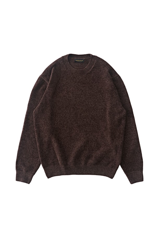 벨로아 클래식 라운드 니트 (브라운)는 가을, 겨울 시즌에 어울리는 여성 니트 스웨터입니다. 모달 54%, 폴리에스터 26%, 아크릴 20% 혼방 소재로 제작되어 부드러운 촉감을 선사하며 릴렉스 핏으로 편안하게 착용할 수 있습니다. 라운드넥 디자인에 무지 패턴으로 클래식하고 베이직한 스타일을 연출하며, 얇은 두께로 레이어드하여 다양한 스타일을 연출하기 좋습니다. 데일리룩이나 미니멀한 스타일을 즐겨 입는 분들께 추천하며, FREE 사이즈로 제작되었습니다. 긴 소매 기장으로 따뜻함을 더했습니다.
