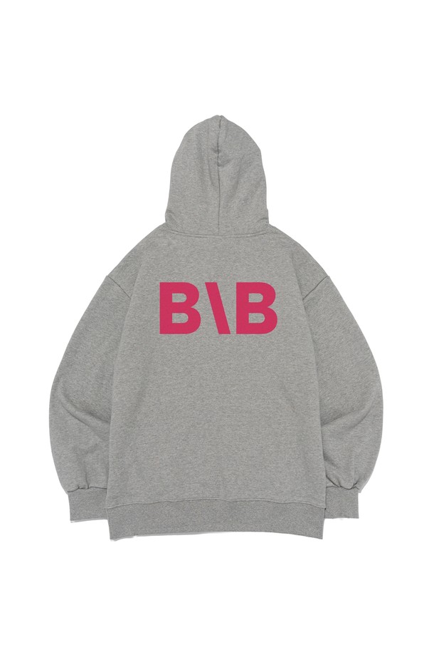 BB 아이덴티티 심볼 로고 후드 티셔츠 (그레이)는 부드러운 촉감의 면 소재에 기모 안감을 더해 가을과 겨울철 따뜻하게 입을 수 있는 후드 티셔츠입니다. 캐주얼, 스포티, 미니멀 스타일을 모두 소화할 수 있으며, 일상과 캠핑, 산책 등 다양한 TPO에 활용 가능합니다. 레귤러 핏으로 편안한 착용감을 제공하며, 긴 소매와 후드 디자인으로 실용성을 더했습니다. BB 아이덴티티 심볼 로고 패턴이 돋보이는 디자인으로, 개성 있는 스타일을 연출할 수 있습니다. 두께감 있는 소재로 제작되어 보온성을 높였습니다.
