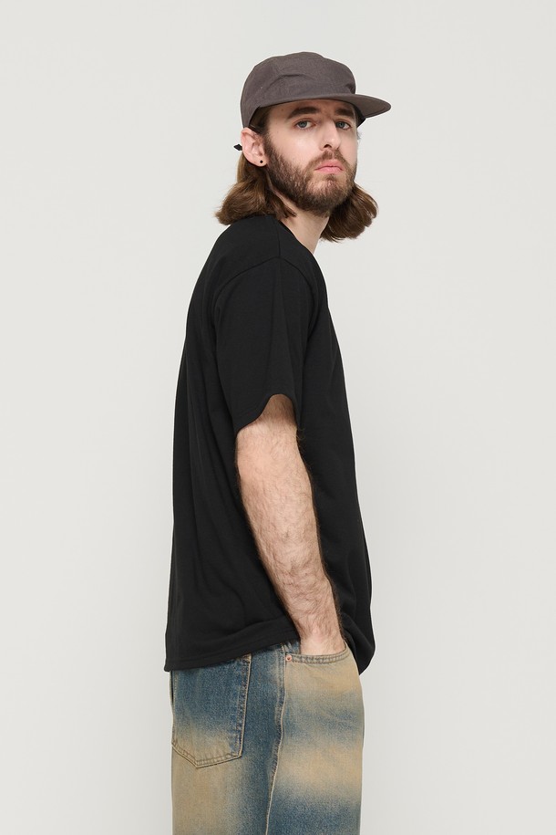 CARGOBROS - 반팔티셔츠 - ESSENTIAL LOGO OVER SHORT SLEEVE T-SHIRT (BLACK)