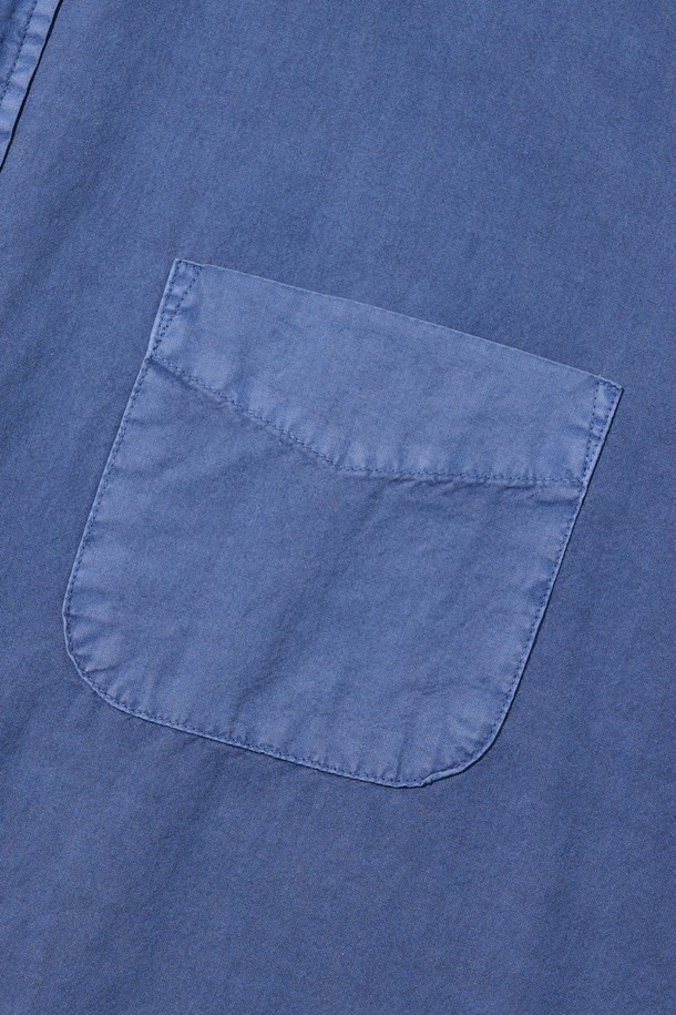 CB PIGMENT SHORT SLEEVE SHIRT (NAVY)는 남녀 공용으로 착용 가능한 네이비 색상의 피그먼트 반팔 셔츠입니다. 면 소재로 제작되었으며, 피그먼트 워싱 가공을 통해 부드러운 촉감과 자연스러운 색감을 더했습니다. 데일리, 캐주얼, 스트릿 스타일 연출에 용이하며 봄, 여름 시즌에 적합하고 다양한 색상으로 구성되어 있습니다.
