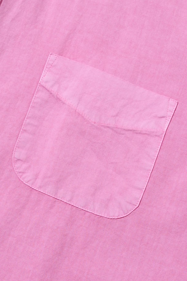 CB PIGMENT SHORT SLEEVE SHIRT (PINK)는 남녀 모두 착용 가능한 핑크 색상의 반소매 셔츠입니다. 면 소재로 제작되었으며, 피그먼트 워싱 가공을 통해 유니크한 컬러감을 자랑합니다. 오버핏의 캐주얼하고 스트릿 스타일로, 봄, 여름철 일상복으로 활용하기 좋습니다.
