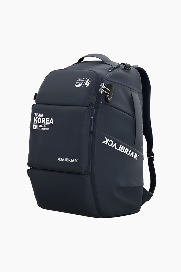 65L 익스트림 이큅먼트 백팩 7.0 [코리아 에디션]은 남성용 라지 사이즈 백팩으로, 아웃도어 활동에 최적화된 디자인입니다. 네이비 컬러에 나일론과 폴리에스테르 소재를 사용하여 내구성을 높였으며, 로고 패턴으로 포인트를 더했습니다. 65L 대용량으로 백패킹, 하이킹, 여행 등 다양한 용도로 활용 가능하며, TPU 코팅 처리와 생활 방수 기능을 갖춰 궂은 날씨에도 끄떡없습니다. 사각 형태의 디자인과 지퍼형 잠금 방식으로 실용성을 높였으며, 360도 회전 뷰 기능을 통해 편리하게 물건을 확인할 수 있습니다.
