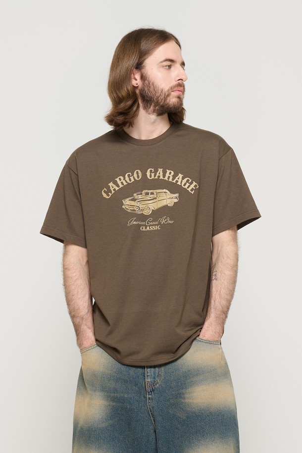 CARGOBROS - 반팔티셔츠 - OLD CAR PRINTING LOGO OVER SHORT SLEEVE T-SHIRT (KHAKI)