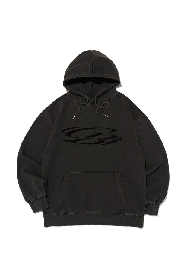 CRACK CIRCLE LOGO PIGMENT HOOD T-SHIRT (차콜)는 캐주얼, 스트리트 스타일을 아우르는 남녀 공용 후드 티셔츠입니다. 봄, 가을, 겨울, 세 계절 활용 가능하며, 오버핏과 릴랙스핏으로 편안한 착용감을 선사합니다. 면, 폴리에스터, 우레탄 혼방 소재로 제작되었으며, 부드러운 촉감과 두꺼운 두께감으로 포근함을 더했습니다. 피그먼트 워싱 처리로 빈티지한 느낌을 살리고, 서클 로고 디자인으로 포인트를 주어 집콕룩, 겨울 데일리룩, 산책룩 등 다양한 TPO에 활용하기 좋습니다. 
