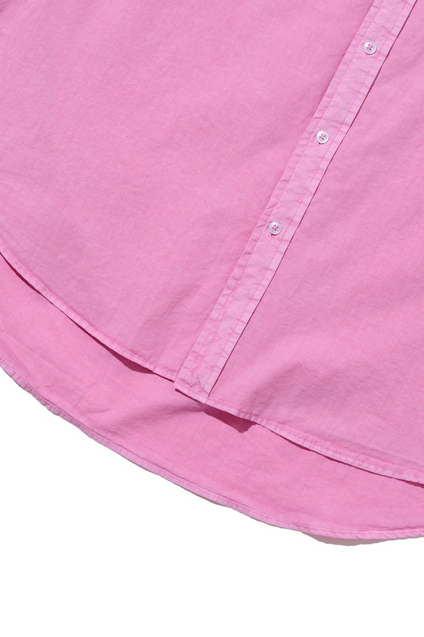 CB PIGMENT SHORT SLEEVE SHIRT (PINK)는 남녀 모두 착용 가능한 핑크 색상의 반소매 셔츠입니다. 면 소재로 제작되었으며, 피그먼트 워싱 가공을 통해 유니크한 컬러감을 자랑합니다. 오버핏의 캐주얼하고 스트릿 스타일로, 봄, 여름철 일상복으로 활용하기 좋습니다.
