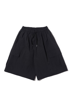 NYLON CARGO BERMUDA PANTS (BLACK)