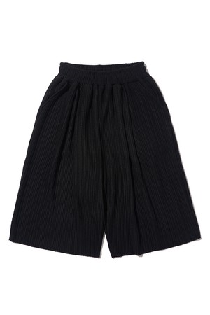 PLEATS SUMMER BERMUDA PANTS (BLACK)